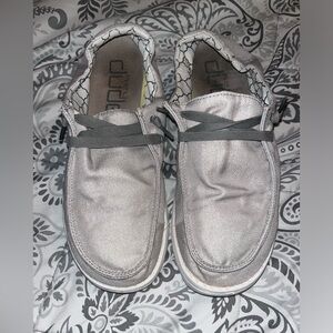 Hey Dudes womens size 9